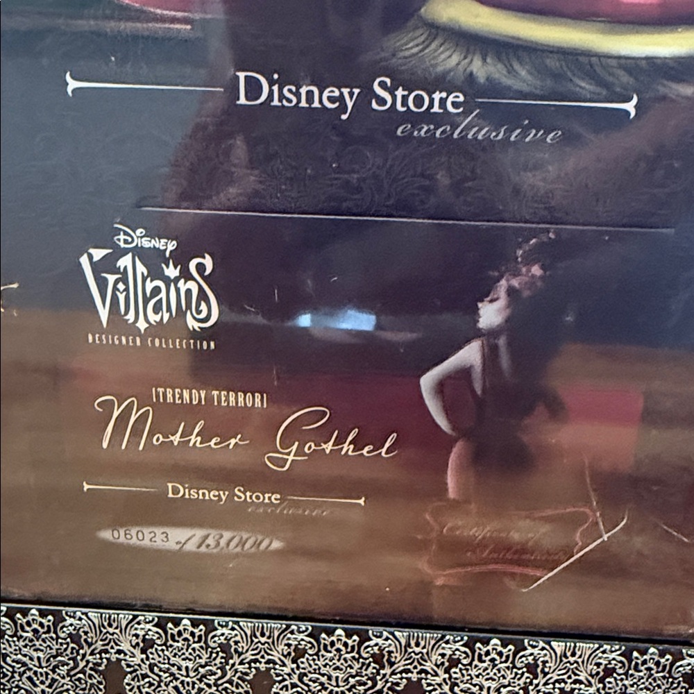 Disney Store Villains Designer Collection Mother Gothel Doll [Trendy Terror] - Picture 13 of 15